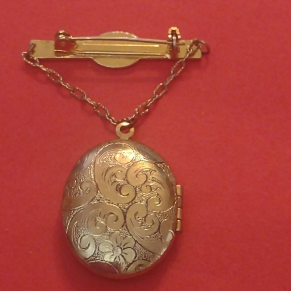 Vintage Women's brooch locket - Picture 9 of 12